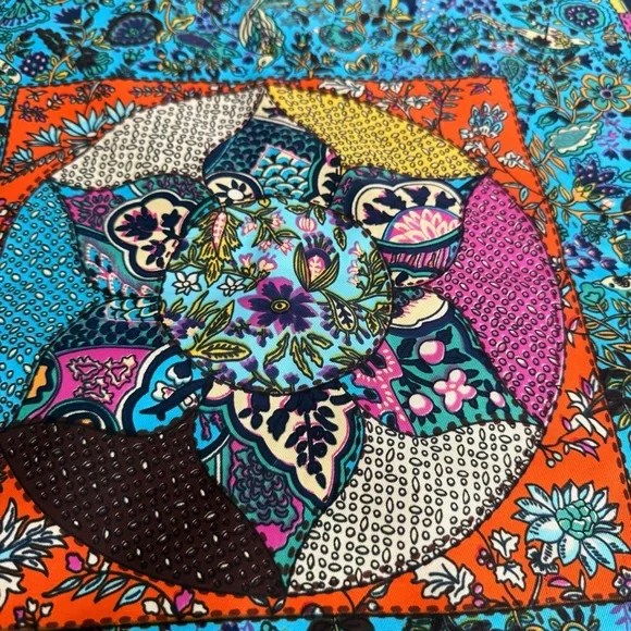 HERMES Pique Fleuri de Provence by Christine Henry Silk Scarf - Picture 6 of 11